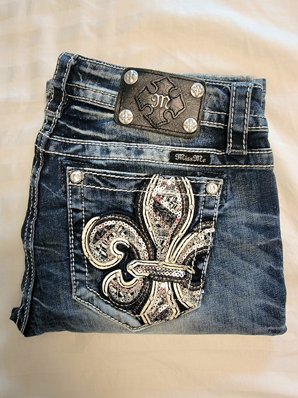 Miss Me Sequined Fleur-De-Lis Medium Wash Boot Cut Jeans, Size 29